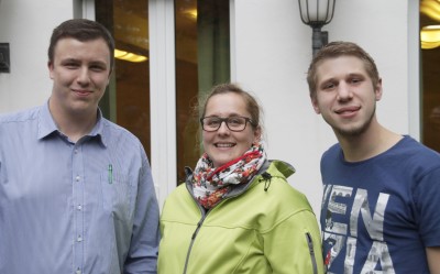 (Foto: WLL) Die Posten zur/zum Regionalvertreter_in der Regionen Süd, Ost und Nord wurden neu gewählt: Vanessa Weber (Einzelmitglied), Stefan Schmidt (links: Landjugend Minden-Lübbecke) und Michael Stieneker (rechts: Landjugend Lengerich). Der Posten zur/zum Regionalvertreter_in Mitte bleibt unbesetzt.