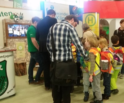 (Foto: WLL) Viele Schüler_innen besuchen die Landjugend auf der IGW.