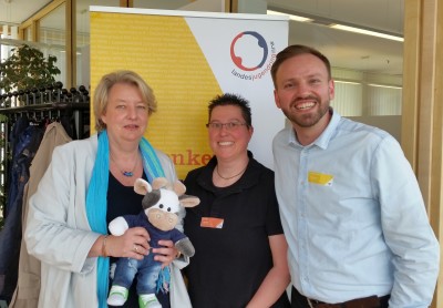 (Foto: WLL) v.l.: Mareile Kalscheuer (Landesjugendamt Westfalen-Lippe (LWL)), Katja Reinl (WLL) und Armin Bembennek (LWL) 