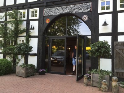(Foto: Hoffmann) Begrüßung im Pilzhof Lippe in Bad Salzuflen