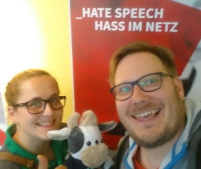 (Foto: WLL) Sind jetzt schlauer … Vanessa aus dem Landesvorstand, Wilma und Dennis Referent der WLL.