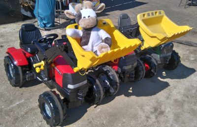 Wilma hatte viel Spaß beim Trecker fahren Foto-Schmidt