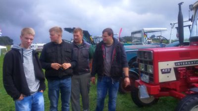 (Foto: LJ Halver) Die LJ Halver beim Oldtimer-Treckertreffen