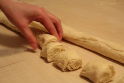 (Foto: WLL/Peters) Backen mit Maya.