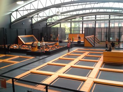 (Foto: WLL/Trepte) Hoch hinaus im Trampolinpark