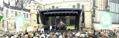  Auf der Bühne war genau so viel los, wie vor der Bühne (Foto: WLL/Welpelo)